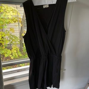 Ladies sleeveless v-neck romper